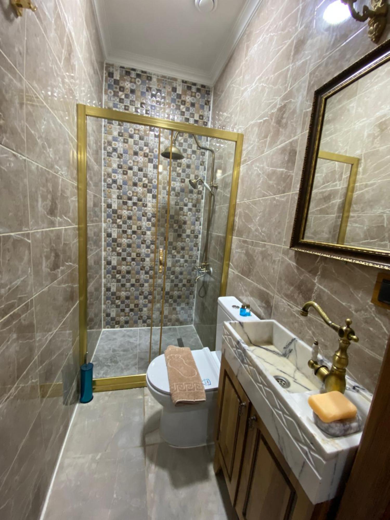 Antique Pearl Daire